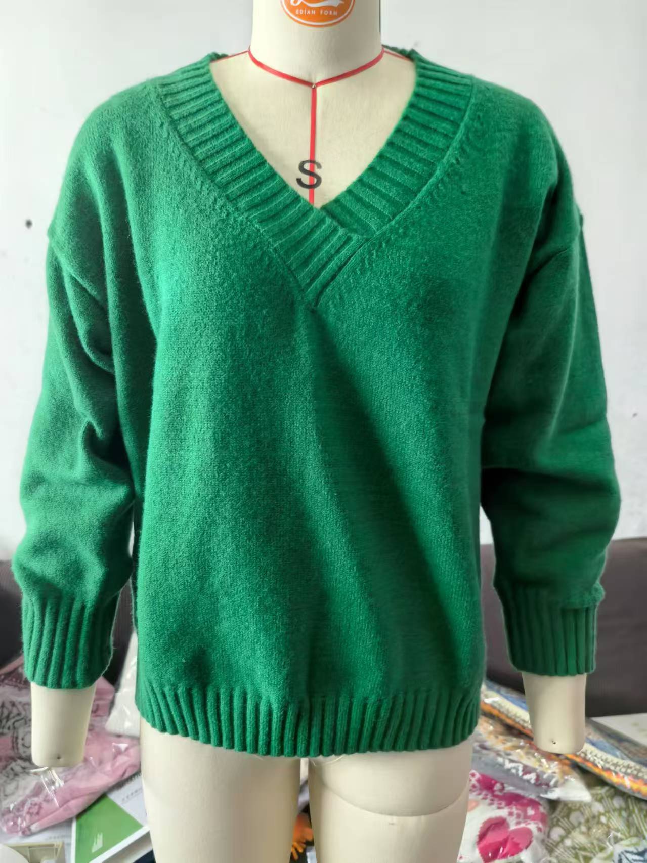 Solid V-neck Sweater Fashion Loose Long-sleeved Knitted