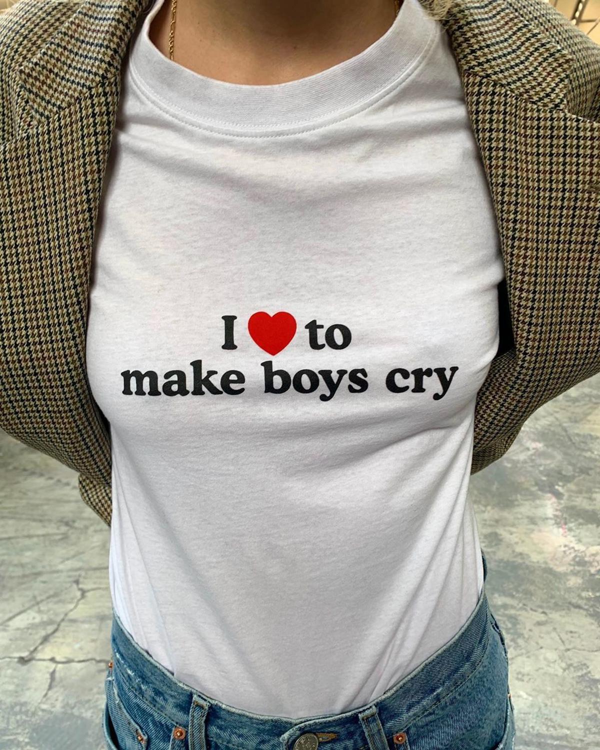 Summer t-shirt with slogans I LOVE TO MAKE BOYS CRY